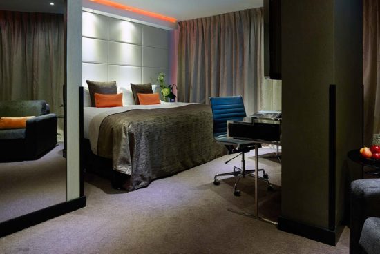 m-by-montcalm-hotel-room